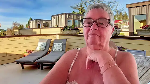Snapshot of GrannyChrissy68 chatting on 07/20/26, 01:24 GrannyChrissy68 online show from 07/20/26, 01:24