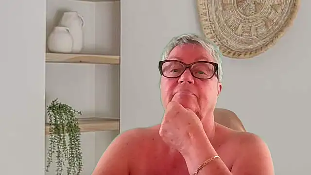 Snapshot of GrannyChrissy68 chatting on 07/27/26, 09:33 GrannyChrissy68 online show from 07/27/26, 09:33