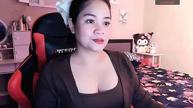 Snapshot of yenyen_ chatting on 02/03/26, 01:04 yenyen online show from 02/03/26, 01:04