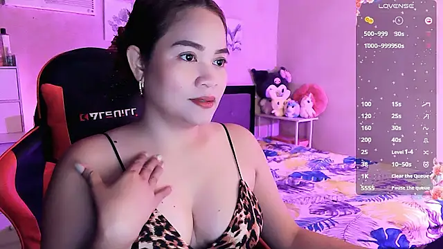 Snapshot of yenyen_ chatting on 03/17/26, 01:32 yenyen online show from 03/17/26, 01:32