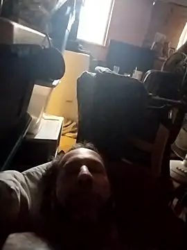 Snapshot of trucker1979 chatting on 01/10/26, 05:26 trucker1979 online show from 01/10/26, 05:26