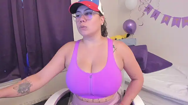 Snapshot of Bigt3ti chatting on 06/17/26, 01:01 Bigt3ti online show from 06/17/26, 01:01