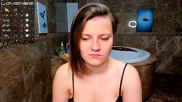 MelindaTin online show from 10/31/25, 12:33