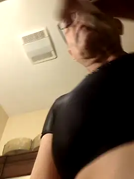 bobby69cock online show from 03/19/25, 08:00