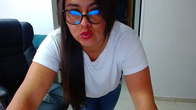 Ixchel Anaid online show from 02/14/25, 06:40