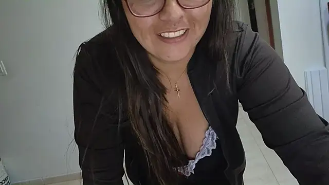 Ixchel Anaid online show from 11/05/25, 12:05