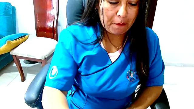 Ixchel Anaid online show from 11/18/25, 05:06