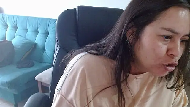 Ixchel Anaid online show from 12/14/25, 03:28