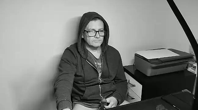 Snapshot of qpmario@xh chatting on 12/26/24, 08:18 qpmarioxh online show from 12/26/24, 08:18