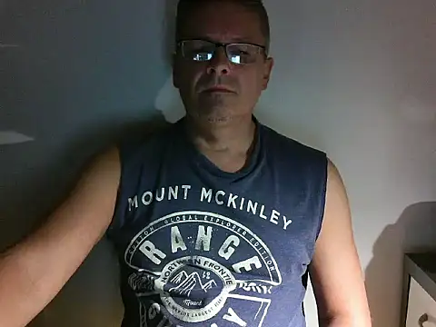 Snapshot of qpmario@xh chatting on 09/09/25, 04:12 qpmarioxh online show from 09/09/25, 04:12