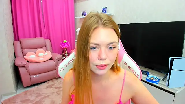 Strawberrye online show from 09/14/25, 03:16