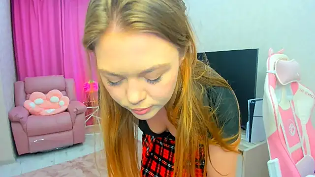 Strawberrye online show from 10/03/25, 03:36