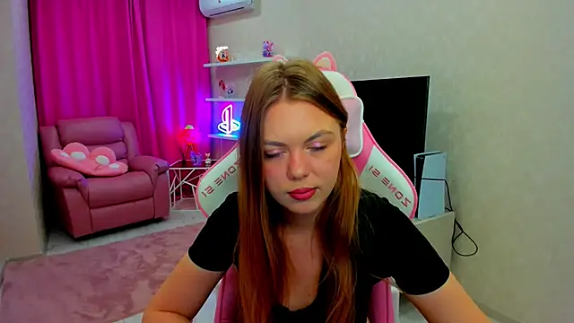 Strawberrye online show from 11/12/25, 03:29