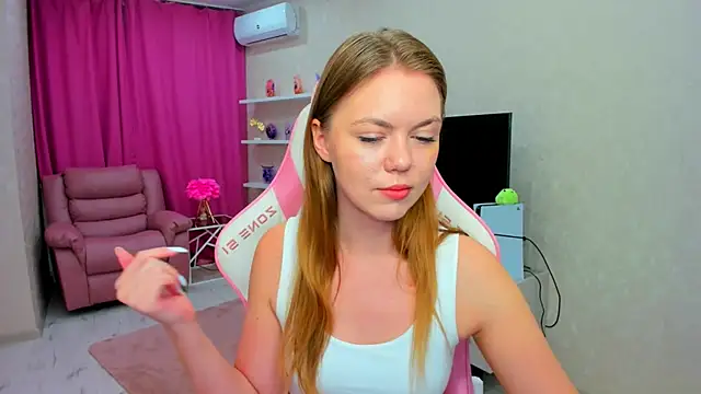 Strawberrye online show from 06/09/26, 03:29
