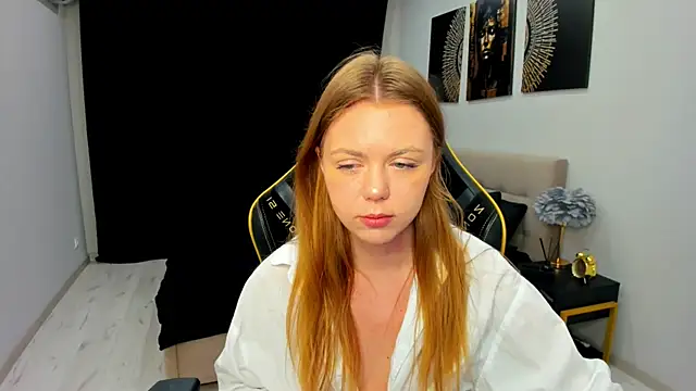 Strawberrye online show from 06/17/26, 03:31