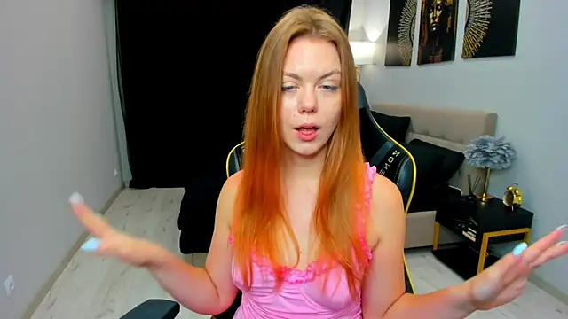 Strawberrye online show from 06/26/26, 03:33