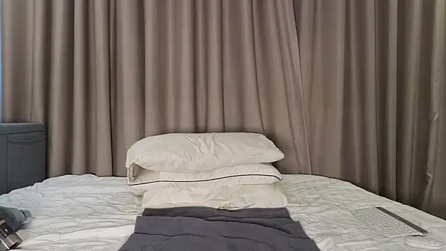 LucyNuty online show from 11/30/25, 05:11