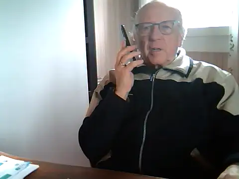 Snapshot of johnjohn622662 chatting on 02/24/25, 01:10 johnjohn622662 online show from 02/24/25, 01:10