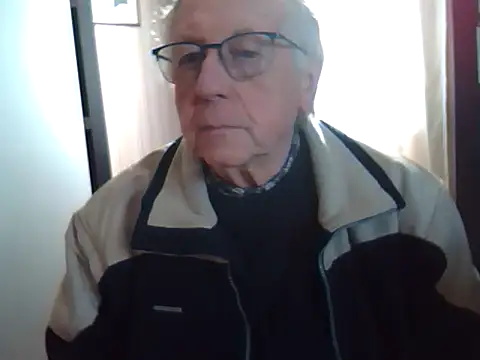 Snapshot of johnjohn622662 chatting on 03/01/25, 02:13 johnjohn622662 online show from 03/01/25, 02:13