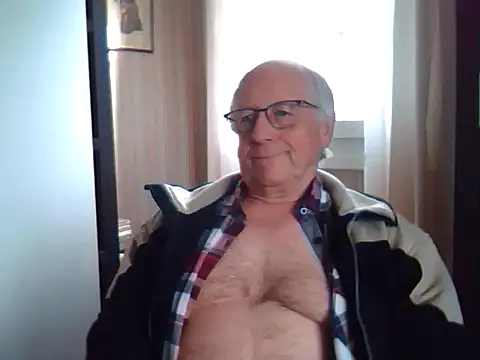 Snapshot of johnjohn622662 chatting on 03/12/25, 09:44 johnjohn622662 online show from 03/12/25, 09:44