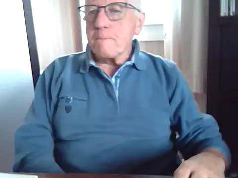 Snapshot of johnjohn622662 chatting on 10/06/25, 09:40 johnjohn622662 online show from 10/06/25, 09:40