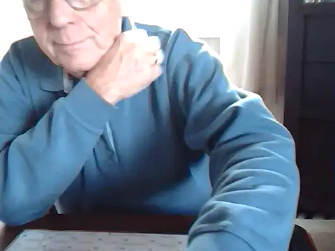 Snapshot of johnjohn622662 chatting on 11/04/25, 11:20 johnjohn622662 online show from 11/04/25, 11:20