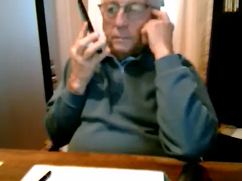 Snapshot of johnjohn622662 chatting on 11/05/25, 04:18 johnjohn622662 online show from 11/05/25, 04:18