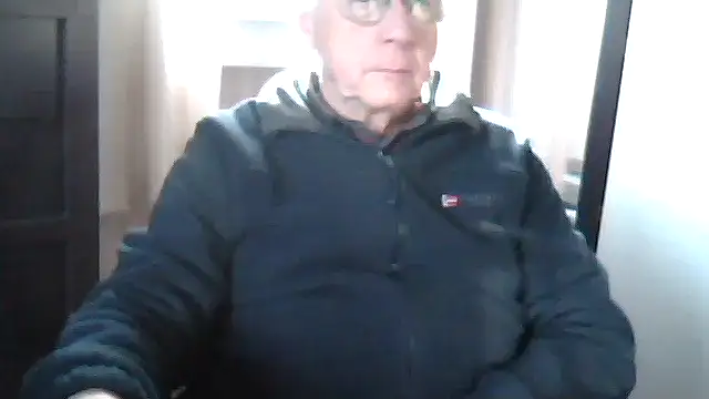 Snapshot of johnjohn622662 chatting on 02/08/26, 02:20 johnjohn622662 online show from 02/08/26, 02:20