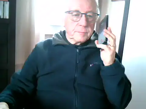 Snapshot of johnjohn622662 chatting on 02/10/26, 02:32 johnjohn622662 online show from 02/10/26, 02:32