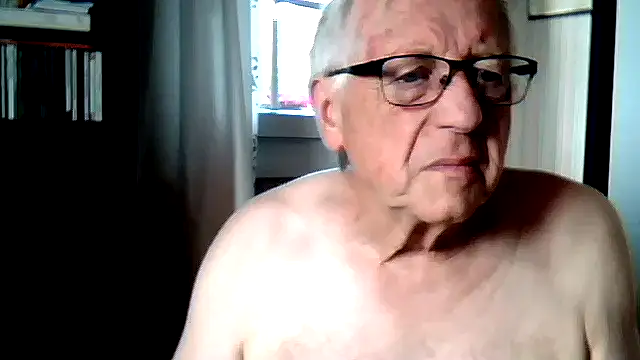 Snapshot of johnjohn622662 chatting on 07/05/26, 08:10 johnjohn622662 online show from 07/05/26, 08:10