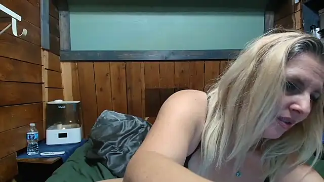 lisaxlovexxx online show from 05/03/26, 01:44