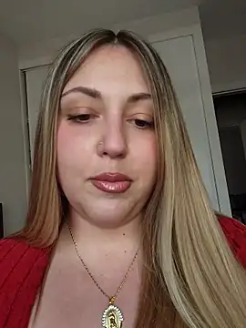 Snapshot of sofiabichota chatting on 03/25/26, 04:02 sofiabichota online show from 03/25/26, 04:02