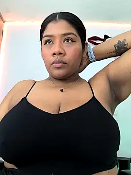 paola091 online show from 02/19/25, 10:53