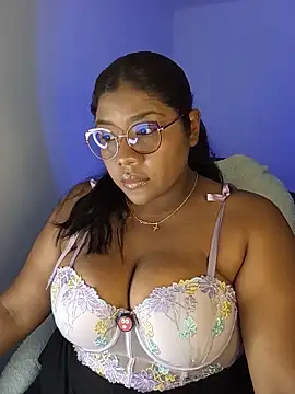Snapshot of paola091 chatting on 06/03/26, 11:32 paola091 online show from 06/03/26, 11:32