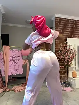 CurvyDesire1 online show from 04/28/26, 06:18