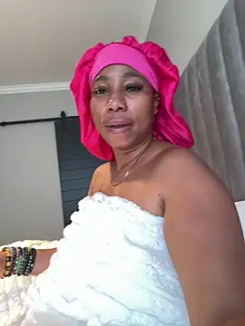 CurvyDesire1 online show from 05/12/26, 06:43