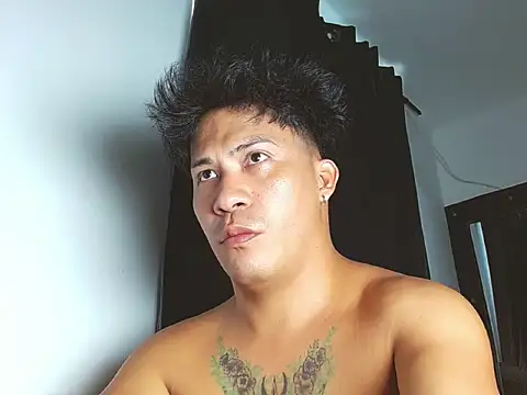 Snapshot of boyhot23x chatting on 03/14/26, 10:04 boyhot23x online show from 03/14/26, 10:04