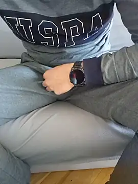 Snapshot of praqun2021 chatting on 03/12/26, 07:58 praqun2021 online show from 03/12/26, 07:58