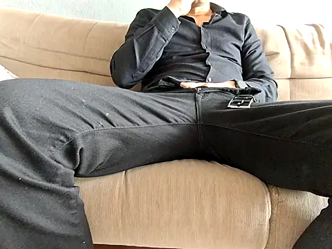 Snapshot of praqun2021 chatting on 03/23/26, 02:10 praqun2021 online show from 03/23/26, 02:10