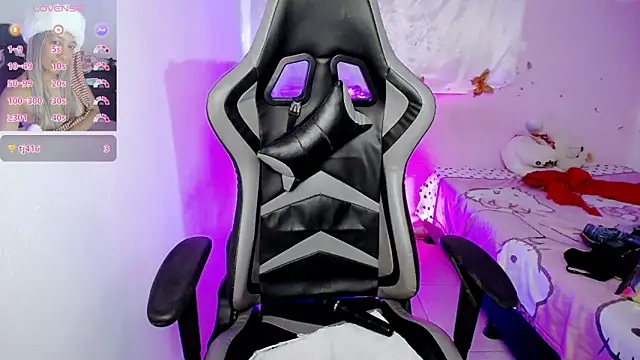 ninatiny online show from 03/17/25, 02:12