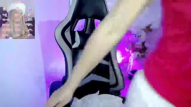 ninatiny online show from 03/21/25, 10:50