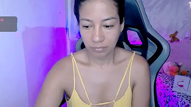 ninatiny online show from 10/06/25, 10:56