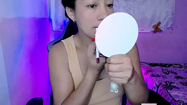 ninatiny online show from 10/29/25, 09:33