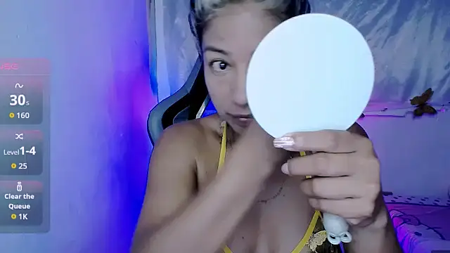 ninatiny online show from 11/16/25, 10:43