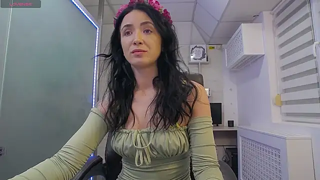 Snapshot of GlamKate chatting on 03/11/25, 10:29 GlamKate online show from 03/11/25, 10:29