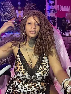 Snapshot of MzParker chatting on 09/10/25, 04:07 MzParker online show from 09/10/25, 04:07