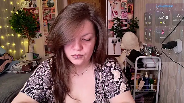 Snapshot of cutewhip chatting on 04/22/26, 01:23 cutewhip online show from 04/22/26, 01:23