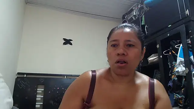 adrixxx38 online show from 05/31/26, 06:09