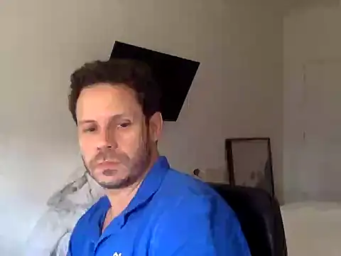 Snapshot of FelipeRiver chatting on 10/01/25, 01:28 FelipeRiver online show from 10/01/25, 01:28
