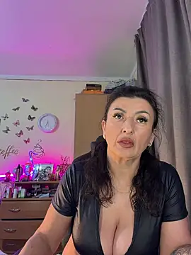Snapshot of Hotangel75 chatting on 05/16/26, 04:31 Hotangel75 online show from 05/16/26, 04:31